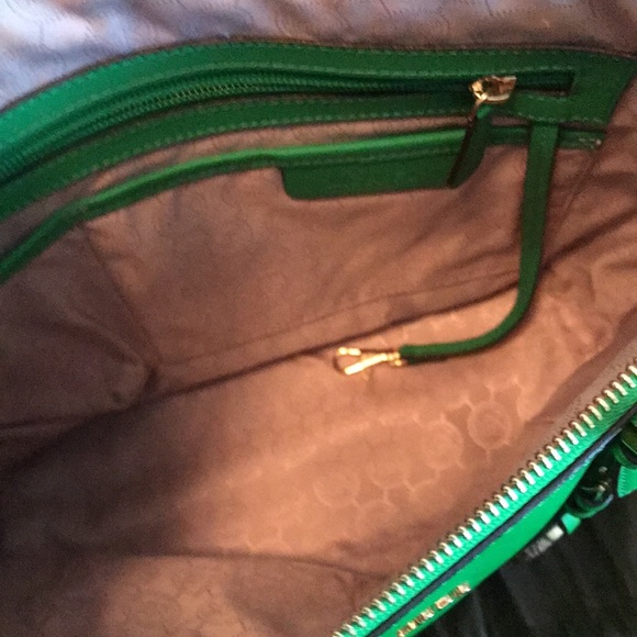 Michael Kors Bright Green handbag - Picture 4 of 4